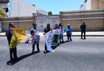 Familiares de Maximiliano, estudiante de prepa desaparecido, se manifiestan en Culiacán