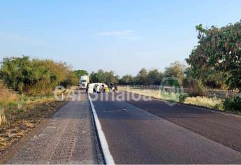 Conducían por la Maxipista y terminan volcados cerca de la sindicatura de Quilá