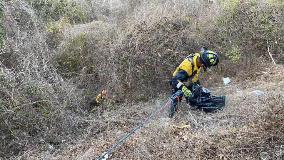 Bomberos de Mazatlán se unen a limpieza de zonas peligrosas del faro