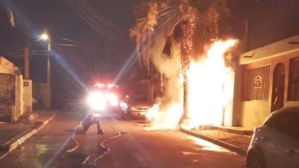 Madrugada de incendios en Mazatlán; bomberos atienden dos viviendas y un vehículo siniestrado 