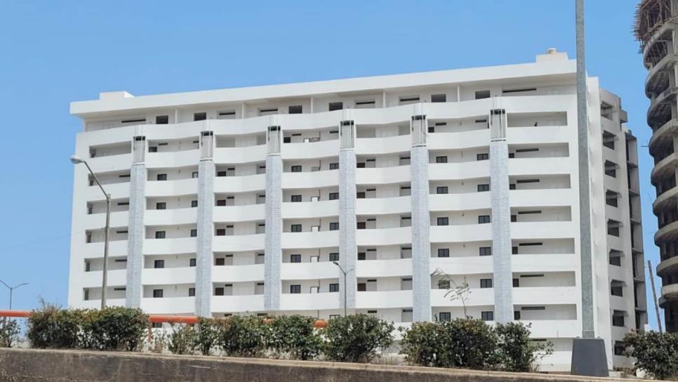 Muere albañil tras caer de obra en construcción por el sector La Marina en Mazatlán