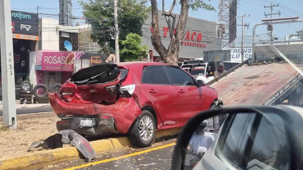 Chofer con conducta extraña provoca un fuerte accidente en Culiacán 