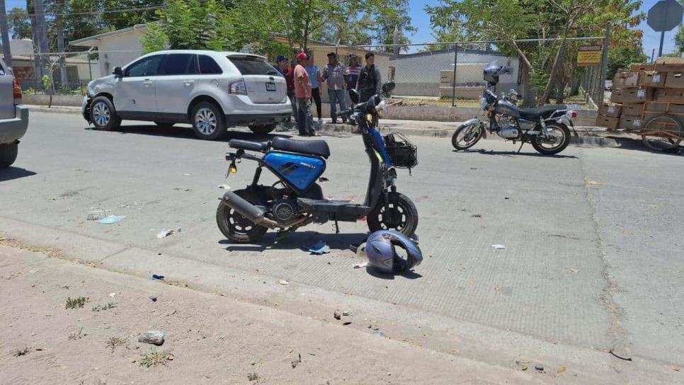 Joven queda gravemente herido tras chocar contra vagoneta en Los Mochis