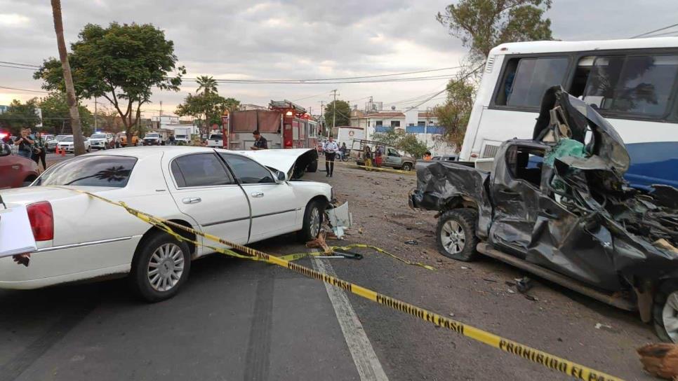 Camionazo deja un muerto y 17 heridos a la salida sur de Culiacán