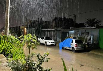 Mazatlán registra lluvias moderadas causadas por núcleo de tormenta en la sierra 