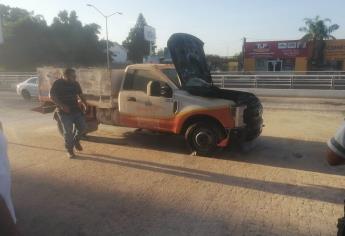 Incendio en camioneta de reparto de gas provoca movilización en Culiacán