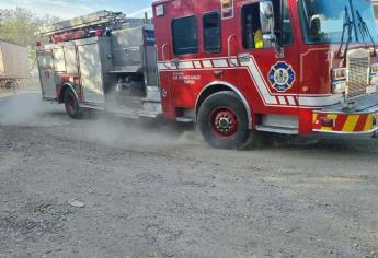 Totalmente destruida terminó la caja de un tráiler que se incendió en Navolato