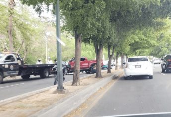 Destrozada quedó una camioneta tras chocar por el malecón de Culiacán 