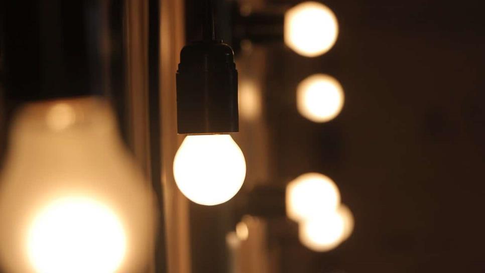 CFE: Esto es lo que debes hacer para que te restablezcan la luz tras un corte