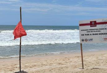 Salvavidas de Mazatlán ponen a salvo a un turista de Colima que se ahogaba en la playa