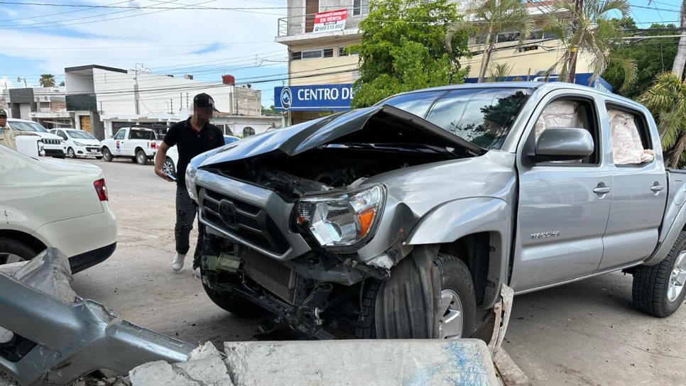 Aparatosa carambola deja a una joven lesionada en Los Mochis