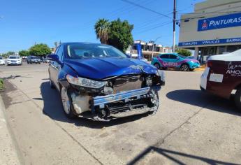 Carambola en el Centro de Los Mochis deja a dos mujeres lesionadas