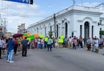 Vecinos de Escuinapa toman calles y exigen restablecimiento del agua potable