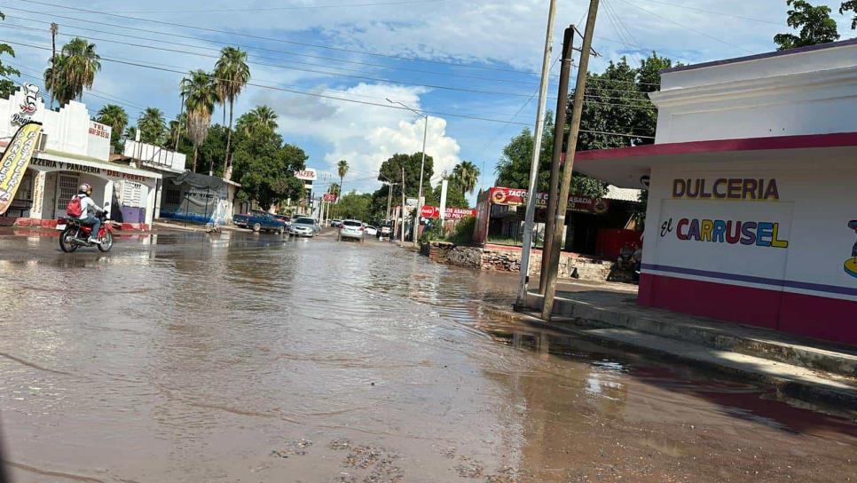 Fuerte lluvia en tres sindicaturas de Ahome deja encharcamientos