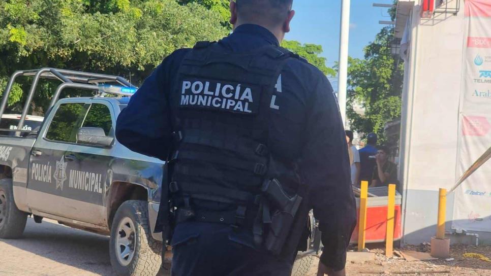 Con casco de motociclista, hombre asalta casa de empeño en Culiacán