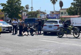 Dos motociclistas lesionados en accidentes simultáneos en diferentes sectores de Mazatlán