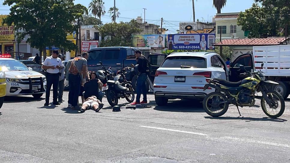 Dos motociclistas lesionados en accidentes simultáneos en diferentes sectores de Mazatlán