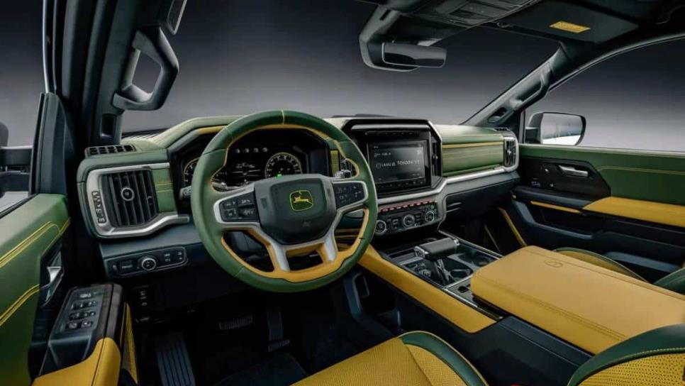 La camioneta John Deere tomó como base a esta imponente pick up para su fabricación