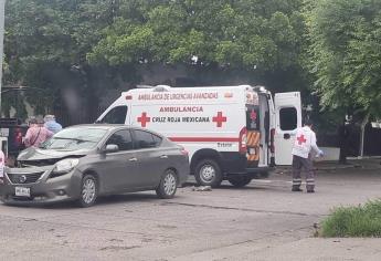 Una mujer y dos menores resultaron lesionados tras un accidente con una patrulla del estado