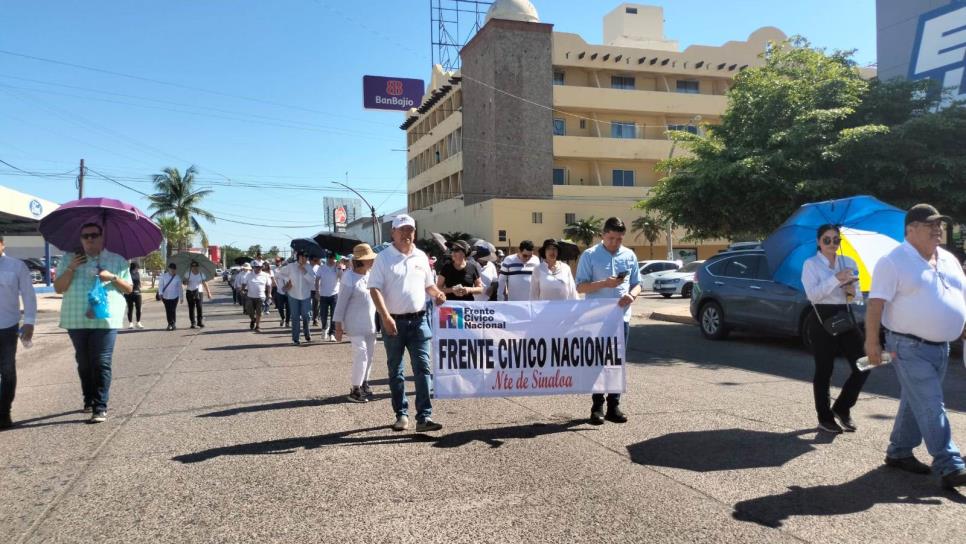 Marcha en Los Mochis el Frente Cívico Nacional en contra de la Reforma Judicial