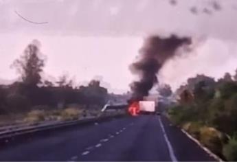 Bloquean la carretera México 15, cerca de la sindicatura de El Salado