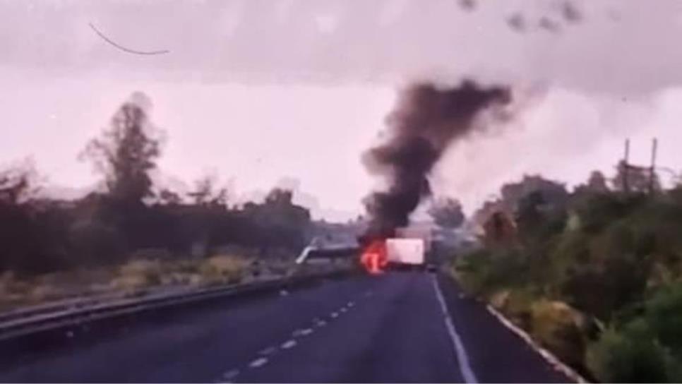 Bloquean la carretera México 15, cerca de la sindicatura de El Salado