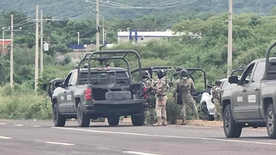 Civiles y militares se enfrentan al sur de Culiacán; hay un elemento herido