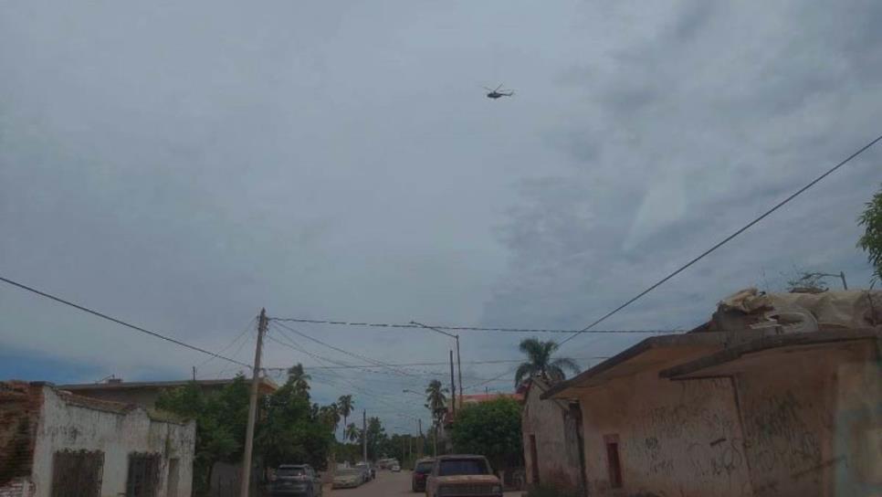 Helicóptero de la Marina realiza sobrevuelos en El Rosario, al sur de Sinaloa