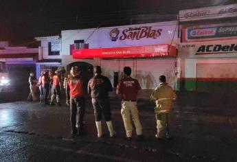 Fuego arrasa con parte de la Birriería San Blas en Los Mochis 