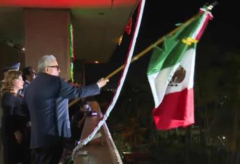 ¡Viva México! ¡Viva Sinaloa!; Rocha Moya da el Grito de Independencia