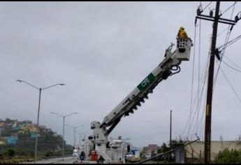 CFE trabaja 24/7 para restablecer la energía eléctrica en Ahome