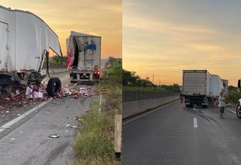 Tráiler se impacta contra otro en la Mazatlán-Culiacán y provoca cierre de la autopista 