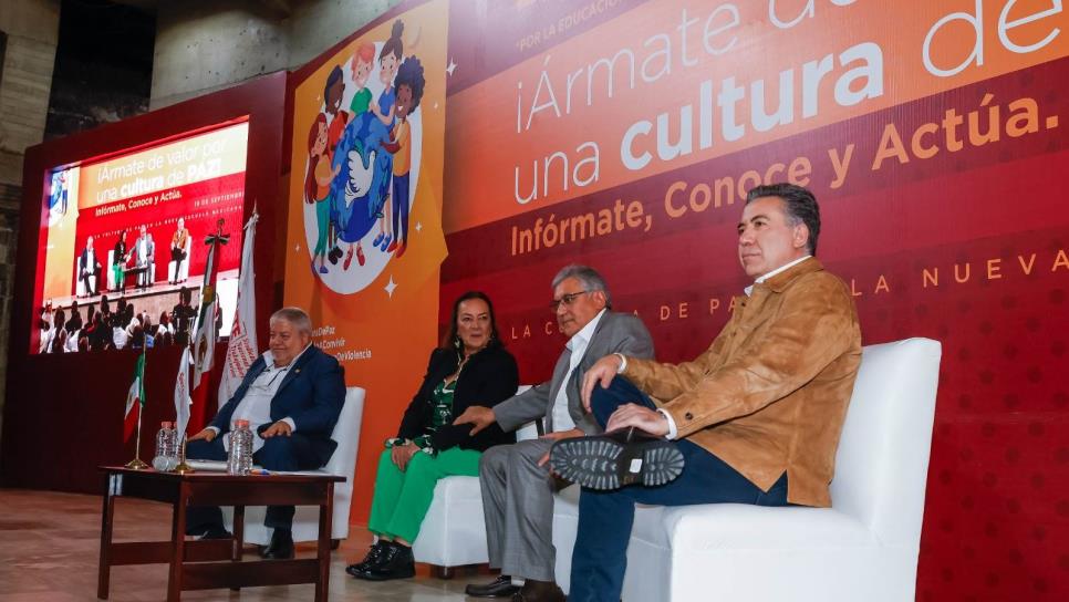 Enrique Inzunza asiste a lanzamiento de campaña del SNTE nacional “Ármate de valor por una cultura de paz”