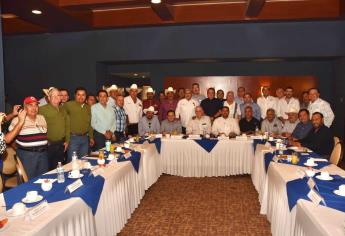 Se reúne el próximo secretario de Agricultura, Julio Berdegué, con productores de Sinaloa 