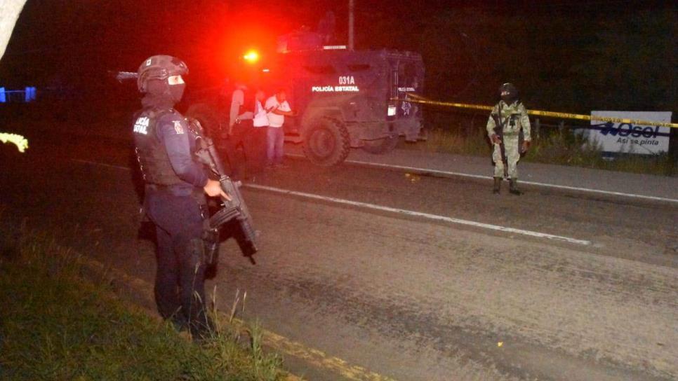 Localizan dos cuerpos en la carretera Mazatlán-Culiacán en el poblado 26 de enero, en Elota