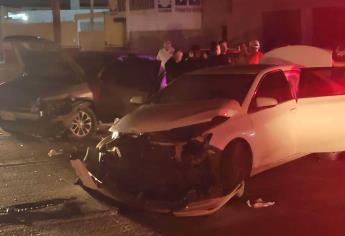 Fuerte encontronazo deja dos personas lesionadas en Puestas del Sol, Mazatlán