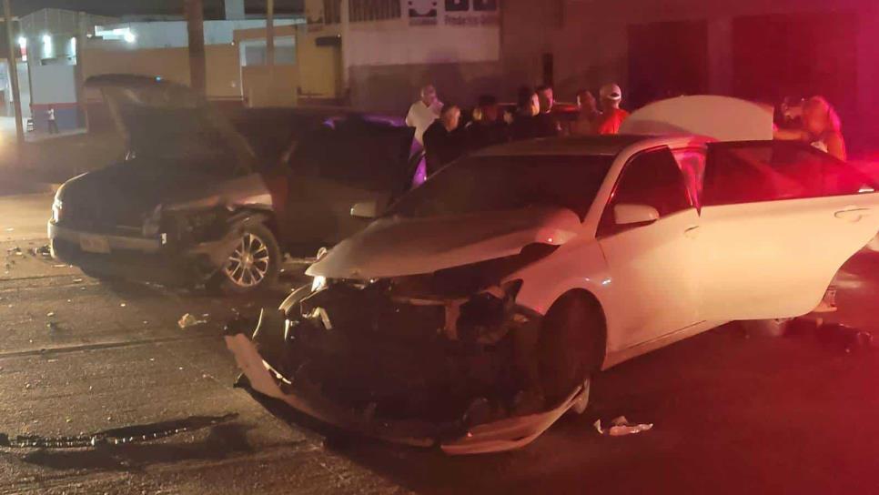 Fuerte encontronazo deja dos personas lesionadas en Puestas del Sol, Mazatlán