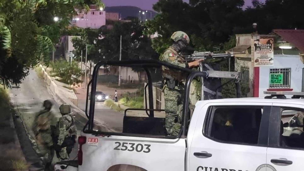 Militares aseguran camioneta en persecución en la colonia Progreso, al sur de Culiacán