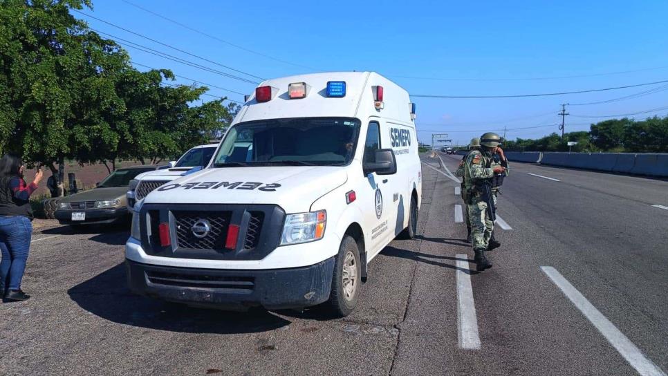 Encuentran a un hombre ejecutado a la orilla de la maxipista en la sindicatura de Quilá