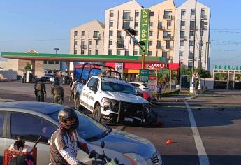 Patrulla de la Guardia Nacional choca contra un vehículo en Culiacán; hay un civil lesionado