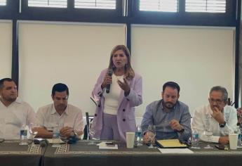 Diputados se reúnen con sector turismo y económico de Mazatlán; plantean campaña de promoción