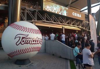 Tomateros abre puertas del estadio y dan acceso libre al juego de inauguración