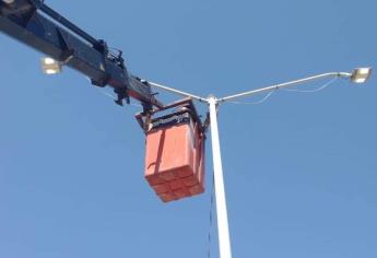 Servicios Públicos atiende fallas de luminarias en áreas cercanas al estadio Emilio Ibarra Almada