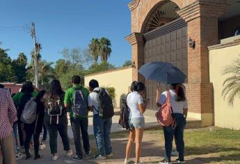 Alumnos indígenas de la UAIM exigen respeto a sus tradiciones en protesta pacífica