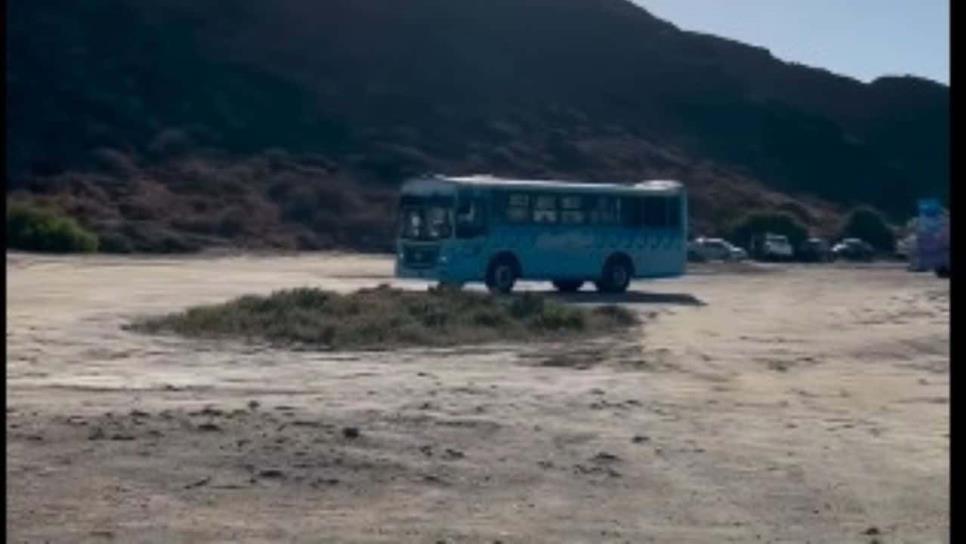 Así es el Playa Bus, el camión que recorre las playas más bonitas de BCS | VIDEO Así es el Playa Bus, el camión que recorre las playas más bonitas de BCS | VIDEO