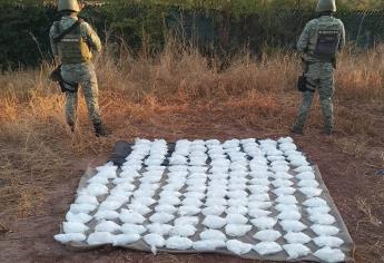 Militares localizan 70 kilogramos de drogas en el ejido El 12 de Sanalona