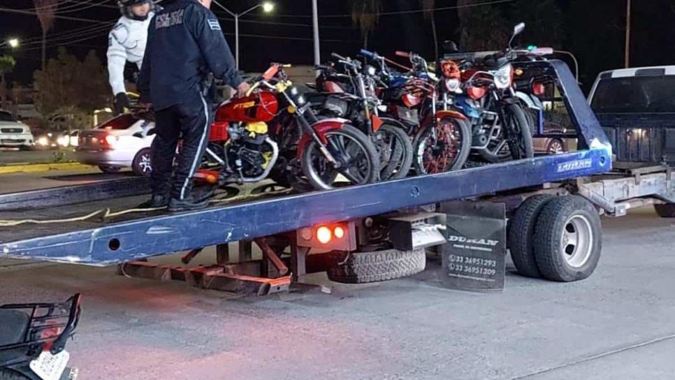 Más de 300 motociclistas salen a las calles en Halloween y causan disturbios en Los Mochis