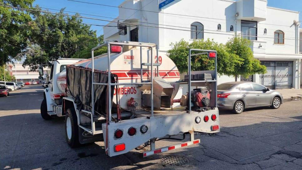 Personas armadas le prenden fuego a un domicilio de Culiacán