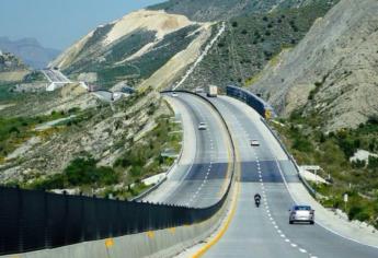 ¿Cuál es límite de velocidad para manejar en autopista y cuál es la multa por no respetar la regla?