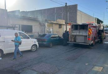 Incendio moviliza a Bomberos en Los Mochis, era una casa abandonada